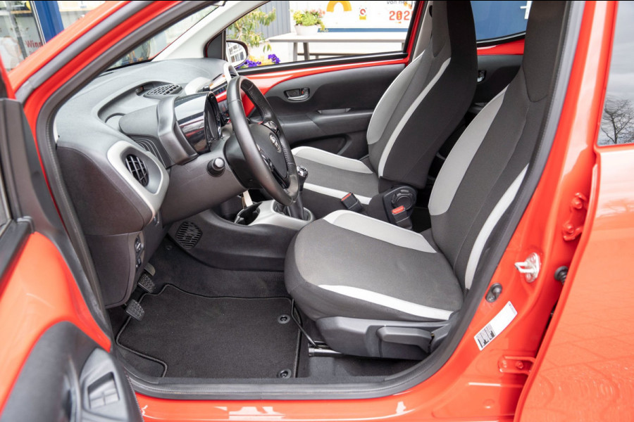 Toyota Aygo 1.0 VVT-i x-Nav | Prijs rijklaar incl. 12 mnd garantie | Bluetooth Usb Camera Airco