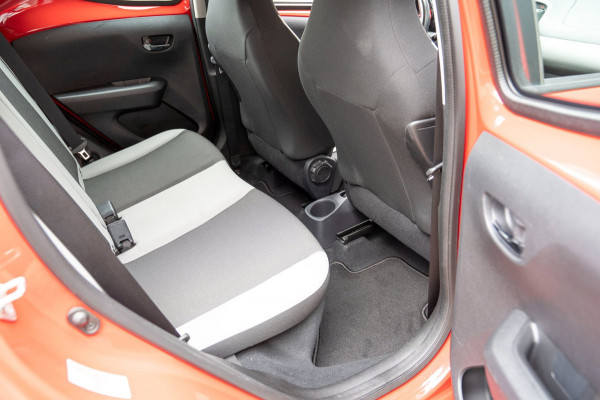 Toyota Aygo 1.0 VVT-i x-Nav | Prijs rijklaar incl. 12 mnd garantie | Bluetooth Usb Camera Airco