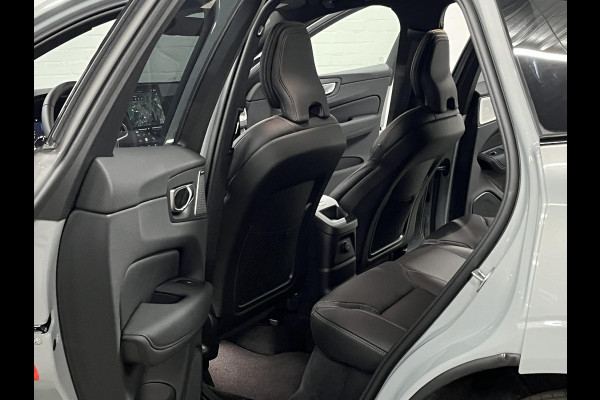 Volvo XC60 T8 PHEV AWD Ultra Black Edition Trekhaak | Bowers & Wilkins |  Massage | Open dak |  Stoel ventilatie | Stoel-/stuurverwarming | Head-up | 360 camera | *455PK*