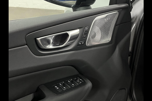 Volvo XC60 T8 PHEV AWD Ultra Black Edition Trekhaak | Bowers & Wilkins |  Massage | Open dak |  Stoel ventilatie | Stoel-/stuurverwarming | Head-up | 360 camera | *455PK*