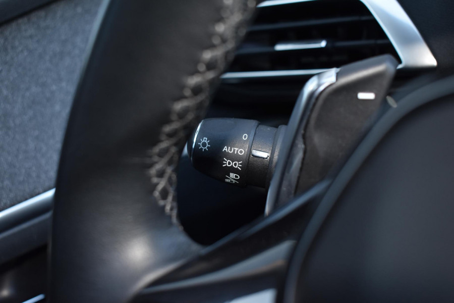 Peugeot 5008 1.2 PureTech 130PK Aut. Allure | 7 Zits | Navi | Panodak | Camera | Incl. garantie