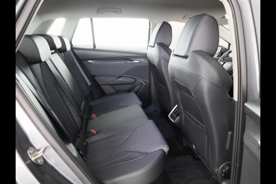 Škoda Elroq 60 Business Edition 204pk | SoH 100% | Blind Spot | Navi | Camera | Cruise Control | Park Assist | Stoelverwarming