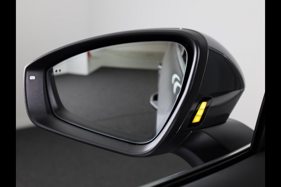 Škoda Elroq 60 Business Edition 204pk | SoH 100% | Blind Spot | Navi | Camera | Cruise Control | Park Assist | Stoelverwarming