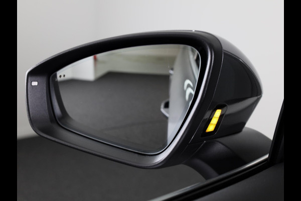 Škoda Elroq 60 Business Edition 204pk | SoH 100% | Blind Spot | Navi | Camera | Cruise Control | Park Assist | Stoelverwarming