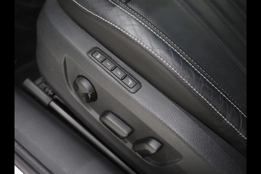 Škoda Superb Combi 1.4 TSI iV Laurin & Klement | Massage | Leder | Trekhaak | 360 | Canton | Keyless | Adaptive Cruise | Carplay