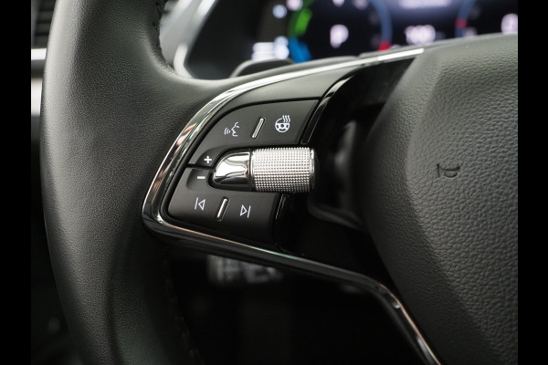 Škoda Superb Combi 1.4 TSI iV Laurin & Klement | Massage | Leder | Trekhaak | 360 | Canton | Keyless | Adaptive Cruise | Carplay
