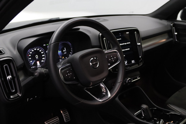 Volvo XC40 1.5 T5 262 PK Recharge R-Design, Panoramadak, Memory, H/K Sound, Camera