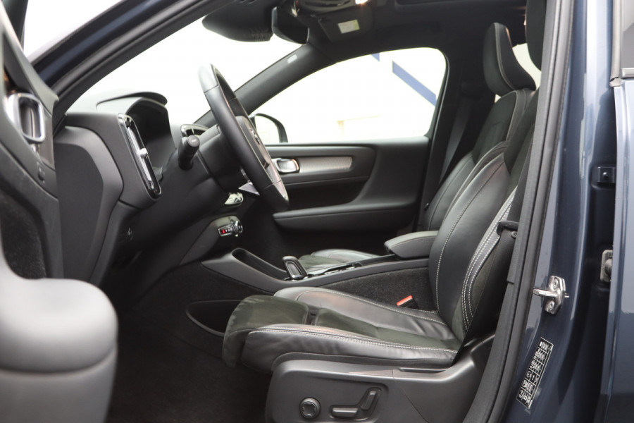 Volvo XC40 1.5 T5 262 PK Recharge R-Design, Panoramadak, Memory, H/K Sound, Camera