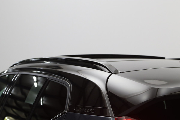 Volvo XC40 1.5 T5 262 PK Recharge R-Design, Panoramadak, Memory, H/K Sound, Camera