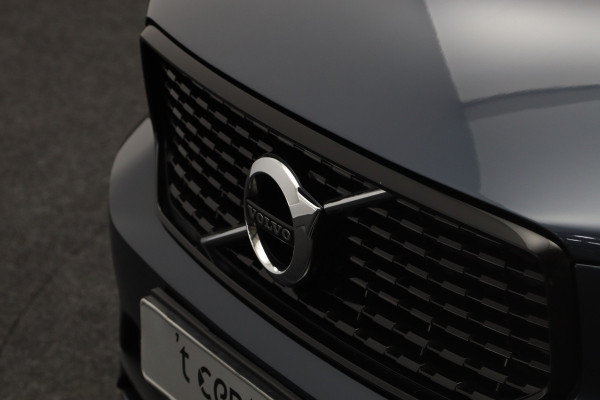 Volvo XC40 1.5 T5 262 PK Recharge R-Design, Panoramadak, Memory, H/K Sound, Camera