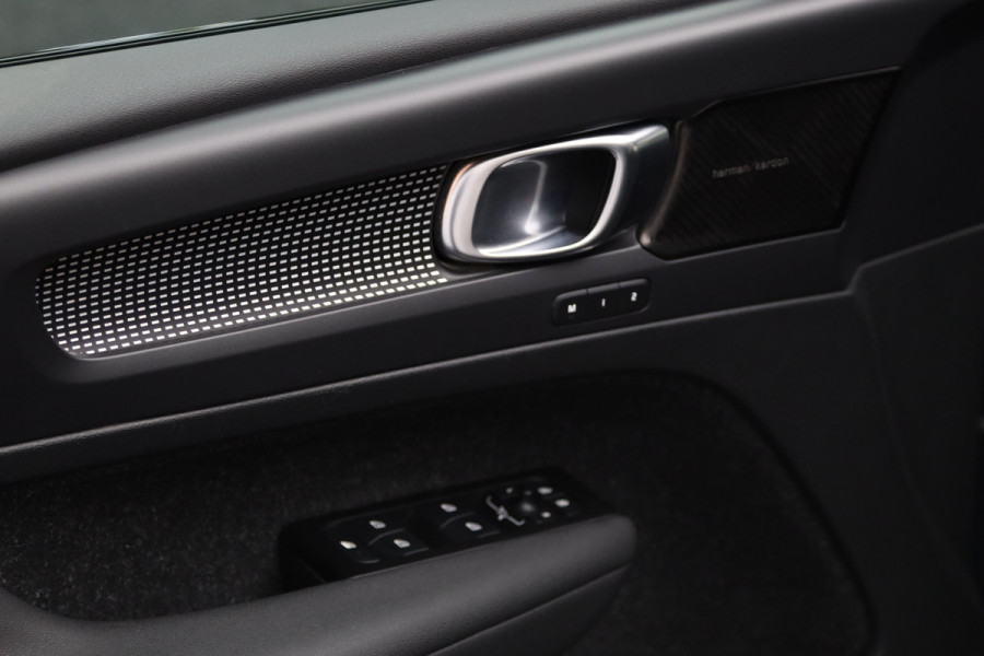 Volvo XC40 1.5 T5 262 PK Recharge R-Design, Panoramadak, Memory, H/K Sound, Camera