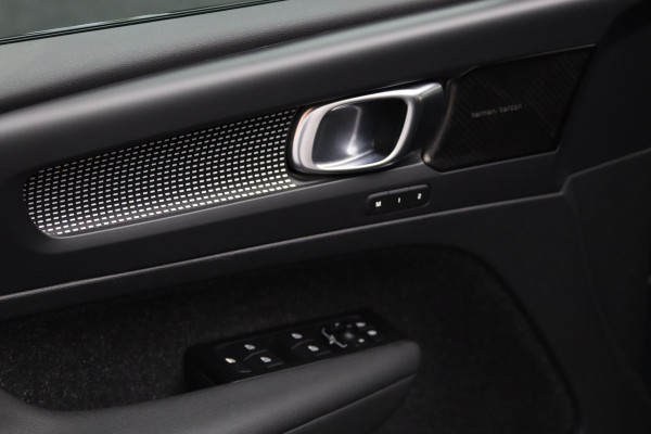 Volvo XC40 1.5 T5 262 PK Recharge R-Design, Panoramadak, Memory, H/K Sound, Camera