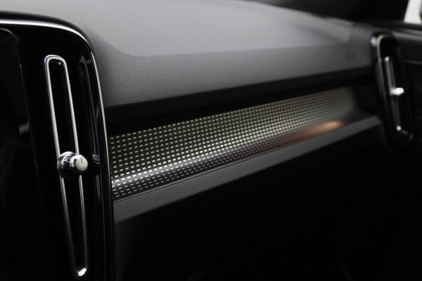 Volvo XC40 1.5 T5 262 PK Recharge R-Design, Panoramadak, Memory, H/K Sound, Camera