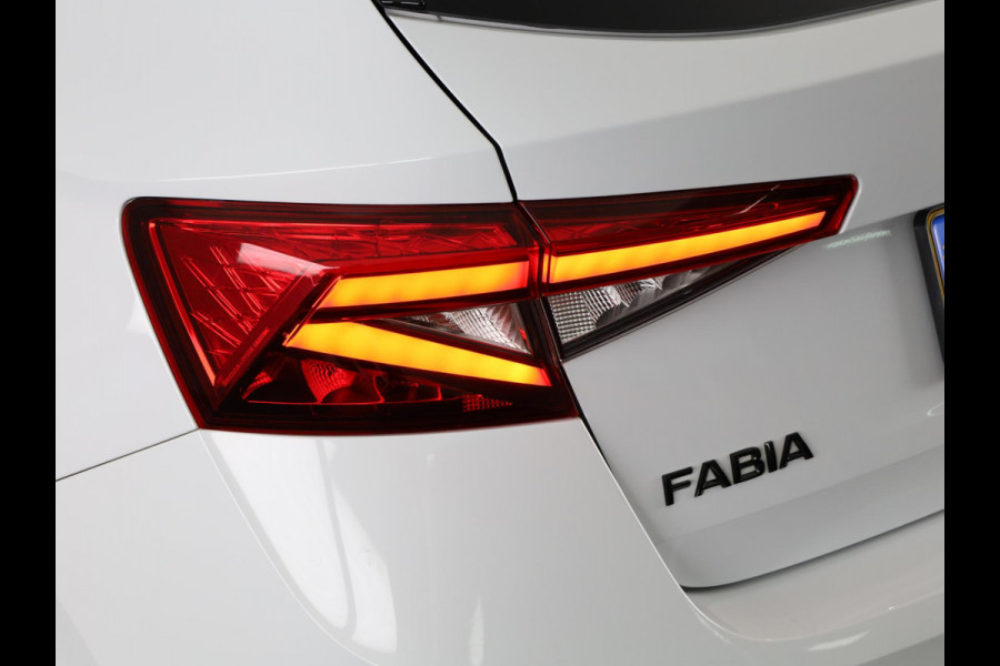 Škoda Fabia 1.0 TSI Monte Carlo 115 pk Automaat (DSG) | Adaptive Cruise Control | Navigatie via App | Parkeersensoren | Achteruitrijcamera | LED koplampen |