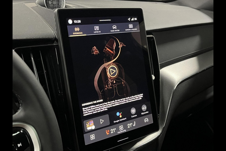Volvo XC60 2.0 T8 Plug-in hybrid AWD Ultra Dark Trekhaak | Bowers & Wilkins | Massage | Adapt. cruise | Stoelventilatie | Open dak | 360 camera | Head-up | Stuur-/stoelverwarming