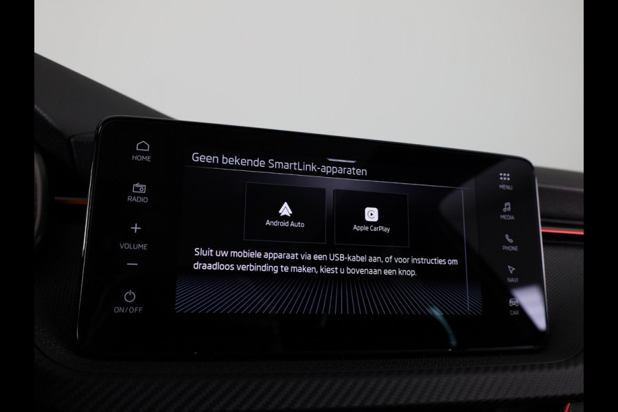 Škoda Kamiq Monte Carlo 1.0 TSI 115 pk 7 versn. DSG | Navigatie Pakket | Travel Assist Plus | Wegklapbare trekhaak | Winter Pakket | Charging | 18 inch lichtmetalen velgen