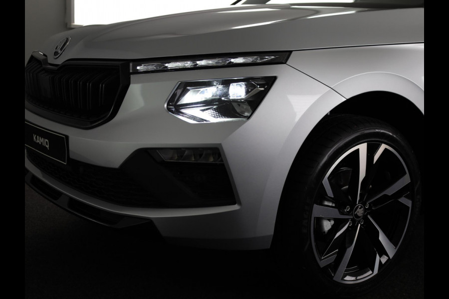 Škoda Kamiq Monte Carlo 1.0 TSI 115 pk 7 versn. DSG | Navigatie Pakket | Travel Assist Plus | Wegklapbare trekhaak | Winter Pakket | Charging | 18 inch lichtmetalen velgen
