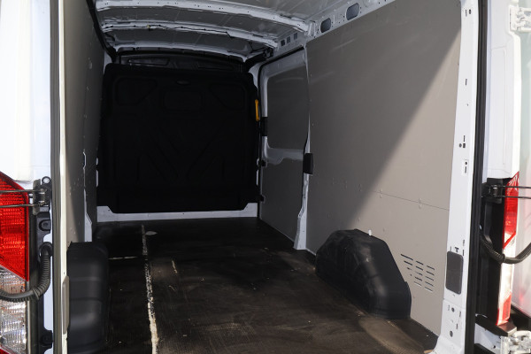 Ford Transit 2.0 TDCI 130pk L3 H2 Automaat
