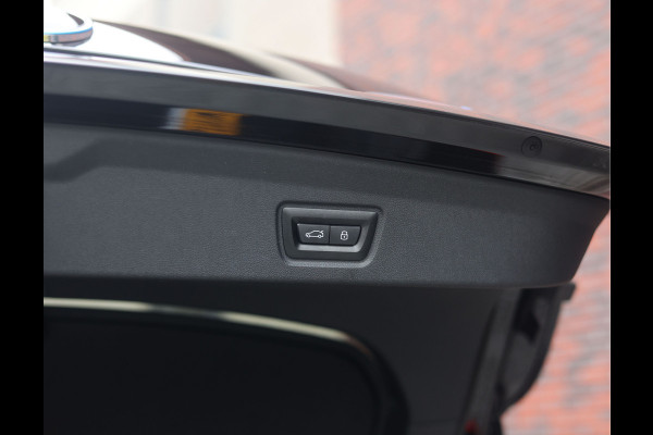 BMW i4 M50 84 kWh | Pano - Trekhaak - Harman Kardon