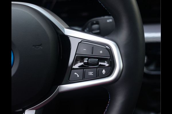 BMW i4 M50 84 kWh | Pano - Trekhaak - Harman Kardon