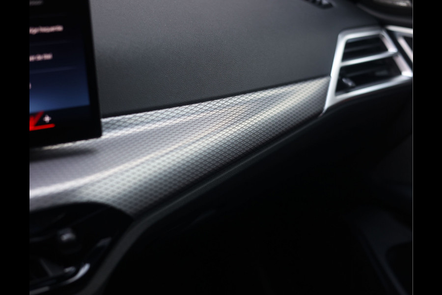 BMW i4 M50 84 kWh | Pano - Trekhaak - Harman Kardon