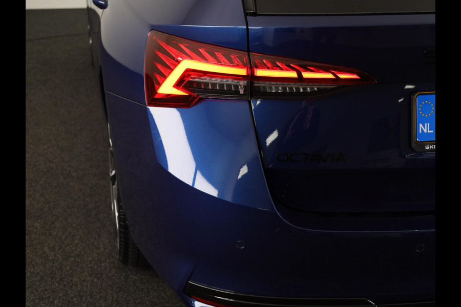 Škoda Octavia Combi Sportline Tour m-HEV 1.5 TSI 150 pk 7 versn. DSG | Schuif/kanteldak | Travel assist | Trekhaak wegklapbaar