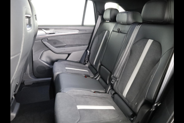 Škoda Kodiaq Sportline Business PHEV 1.5 TSI 204 pk | Trekhaak | Blind Spot | Adaptive Cruise | Stoelverwarming | Camera | Light & View