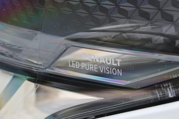 Renault Trafic Passenger 2.0 dCi 120 Grand Life 120pk 9 Zits - Prijs incl. BTW - Airco - Cruise - LED - Navi - Bluetooth - Rijklaar