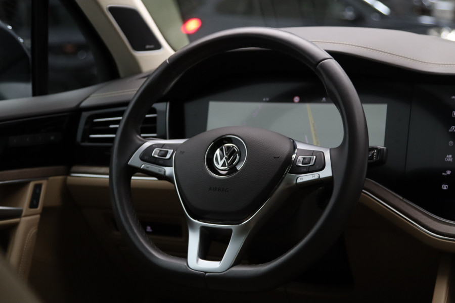 Volkswagen Touareg 3.0 TDI 286 PK Atmosphere R-Line, Luchtvering, Trekhaak, Panoramadak, Adap. Cruise Control