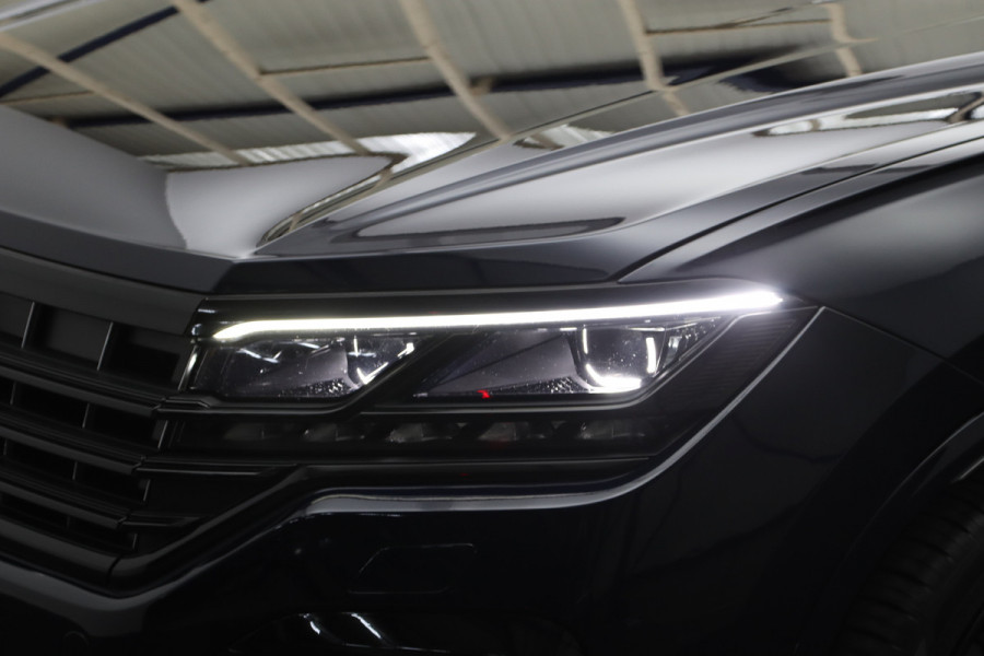 Volkswagen Touareg 3.0 TDI 286 PK Atmosphere R-Line, Luchtvering, Trekhaak, Panoramadak, Adap. Cruise Control