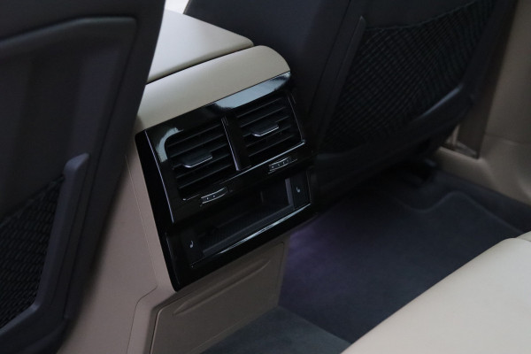 Volkswagen Touareg 3.0 TDI 286 PK Atmosphere R-Line, Luchtvering, Trekhaak, Panoramadak, Adap. Cruise Control