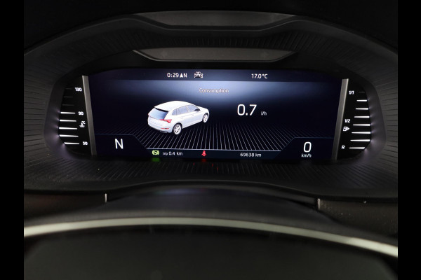 Škoda SCALA 1.0 TSI Ambition 110pk | Navigatie | Parkeercamera | 18 inch lichtmetalen velgen | Verlengde garantie