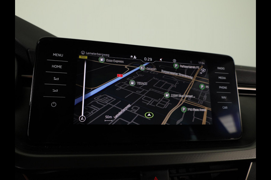 Škoda SCALA 1.0 TSI Ambition 110pk | Navigatie | Parkeercamera | 18 inch lichtmetalen velgen | Verlengde garantie