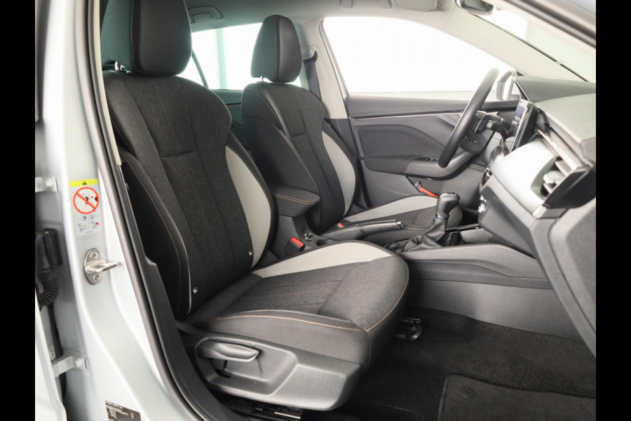 Škoda SCALA 1.0 TSI Ambition 110pk | Navigatie | Parkeercamera | 18 inch lichtmetalen velgen | Verlengde garantie