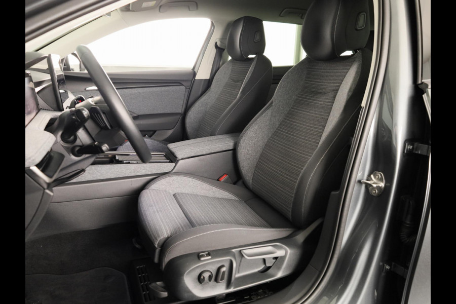 Škoda Superb Combi Business Edition 1.5 MHEV 150pk DSG-7 | Navigatie | Parkeercamera | Verwarmbare voorstoelen en achterbank | 18 inch Lichtmetalen velgen | Verlengde garantie