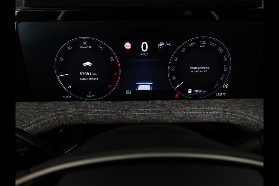 Škoda Superb Combi Business Edition 1.5 MHEV 150pk DSG-7 | Navigatie | Parkeercamera | Verwarmbare voorstoelen en achterbank | 18 inch Lichtmetalen velgen | Verlengde garantie