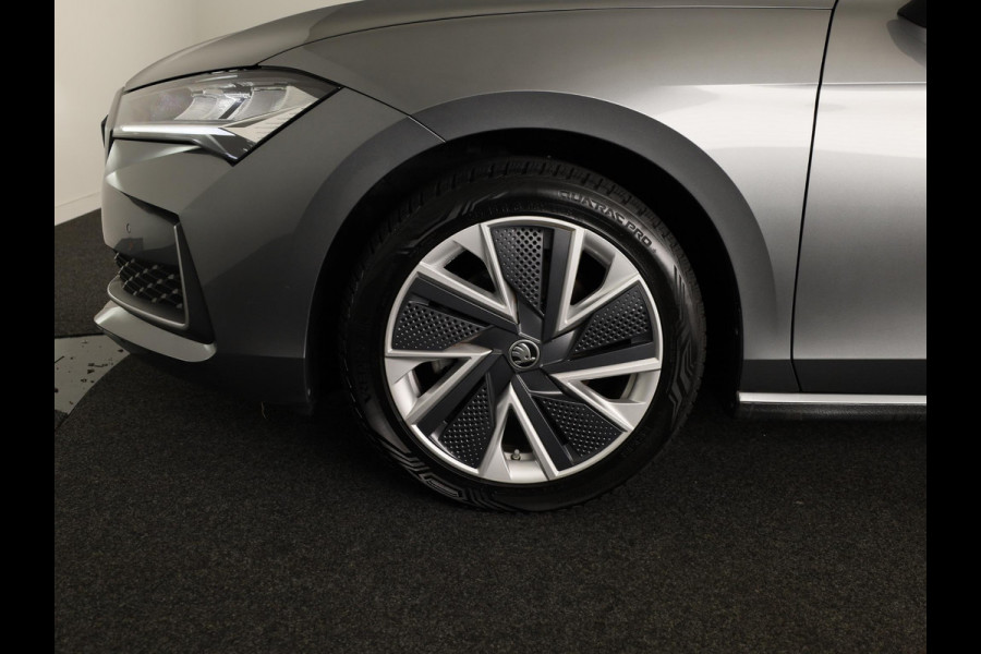 Škoda Superb Combi Business Edition 1.5 MHEV 150pk DSG-7 | Navigatie | Parkeercamera | Verwarmbare voorstoelen en achterbank | 18 inch Lichtmetalen velgen | Verlengde garantie