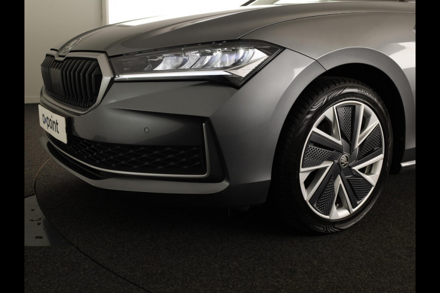 Škoda Superb Combi Business Edition 1.5 MHEV 150pk DSG-7 | Navigatie | Parkeercamera | Verwarmbare voorstoelen en achterbank | 18 inch Lichtmetalen velgen | Verlengde garantie