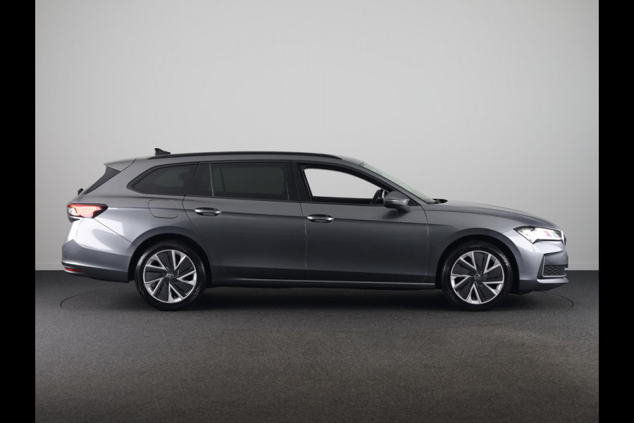 Škoda Superb Combi Business Edition 1.5 MHEV 150pk DSG-7 | Navigatie | Parkeercamera | Verwarmbare voorstoelen en achterbank | 18 inch Lichtmetalen velgen | Verlengde garantie