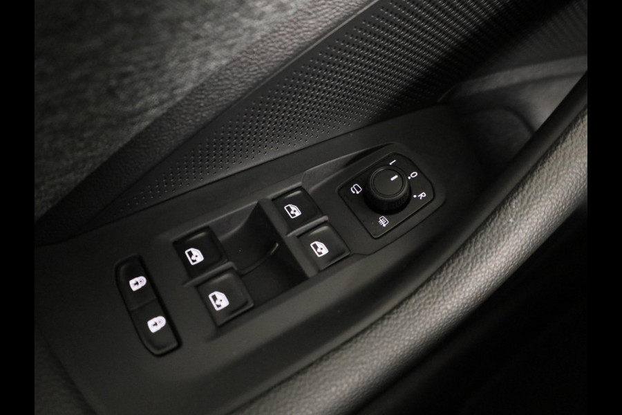 Škoda Superb Combi Business Edition 1.5 MHEV 150pk DSG-7 | Navigatie | Parkeercamera | Verwarmbare voorstoelen en achterbank | 18 inch Lichtmetalen velgen | Verlengde garantie