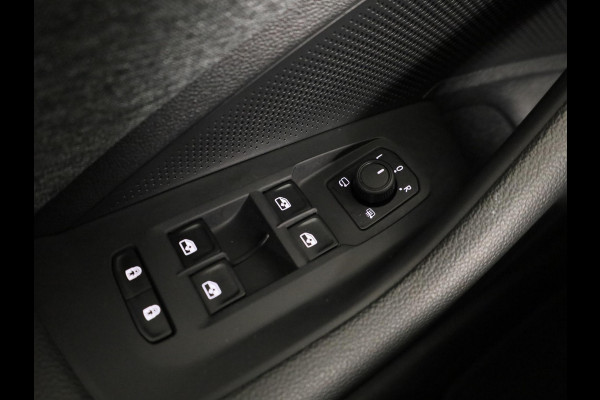 Škoda Superb Combi Business Edition 1.5 MHEV 150pk DSG-7 | Navigatie | Parkeercamera | Verwarmbare voorstoelen en achterbank | 18 inch Lichtmetalen velgen | Verlengde garantie