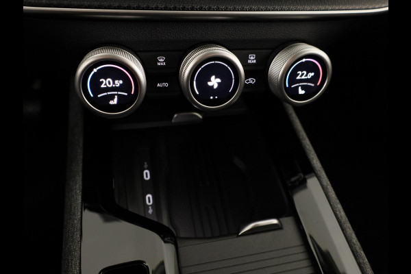 Škoda Superb Combi Business Edition 1.5 MHEV 150pk DSG-7 | Navigatie | Parkeercamera | Verwarmbare voorstoelen en achterbank | 18 inch Lichtmetalen velgen | Verlengde garantie