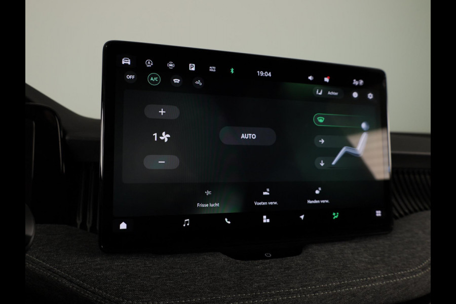 Škoda Superb Combi Business Edition 1.5 MHEV 150pk DSG-7 | Navigatie | Parkeercamera | Verwarmbare voorstoelen en achterbank | 18 inch Lichtmetalen velgen | Verlengde garantie