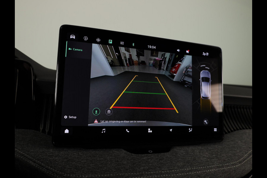 Škoda Superb Combi Business Edition 1.5 MHEV 150pk DSG-7 | Navigatie | Parkeercamera | Verwarmbare voorstoelen en achterbank | 18 inch Lichtmetalen velgen | Verlengde garantie