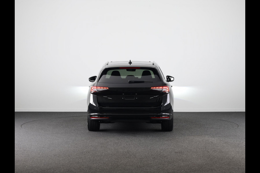 Škoda Superb combi Sportline Business PHEV 1.5 TSI 204 pk 6 versn. DSG | Travel assist plus | Panoramadak | Canton | 19 inch lichtmetalen velgen