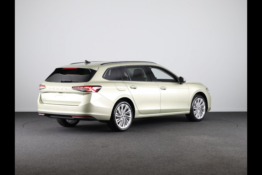 Škoda Superb First Edition Combi 1.5 TSI m-HEV 150pk DSG-7 | Panoramadak | Leder | Light & View |