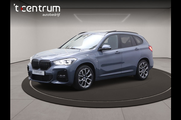 BMW X1 xDrive25e 220 PK High Executive M-Sport PHEV, Leder, Panoramadak, Head-Up, Camera, Keyless