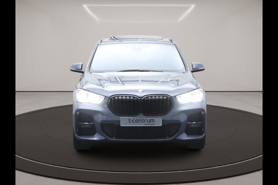 BMW X1 xDrive25e 220 PK High Executive M-Sport PHEV, Leder, Panoramadak, Head-Up, Camera, Keyless