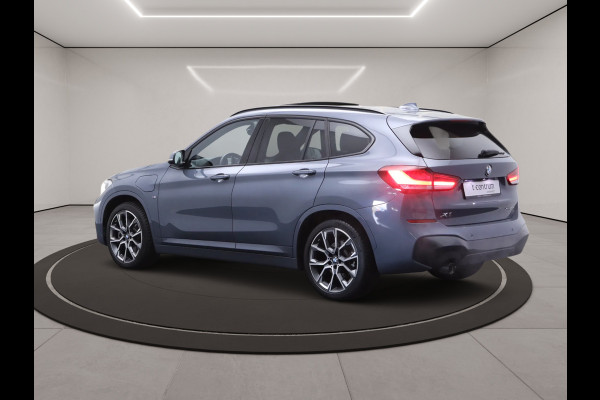 BMW X1 xDrive25e 220 PK High Executive M-Sport PHEV, Leder, Panoramadak, Head-Up, Camera, Keyless