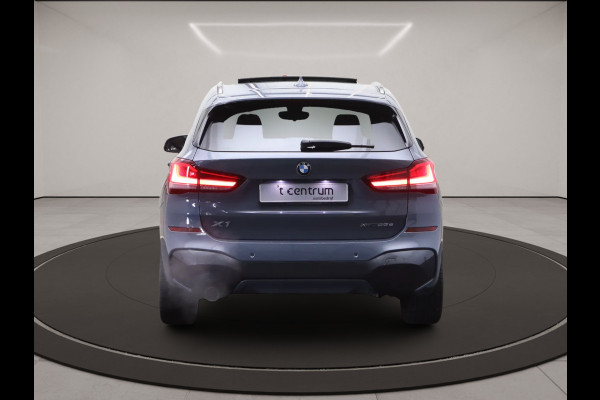 BMW X1 xDrive25e 220 PK High Executive M-Sport PHEV, Leder, Panoramadak, Head-Up, Camera, Keyless
